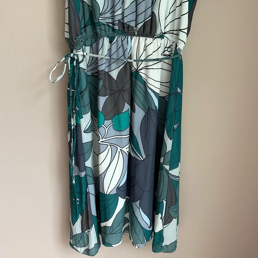 Loft Flutter Sleeve Floral Dress XS - Picture 3 of 7